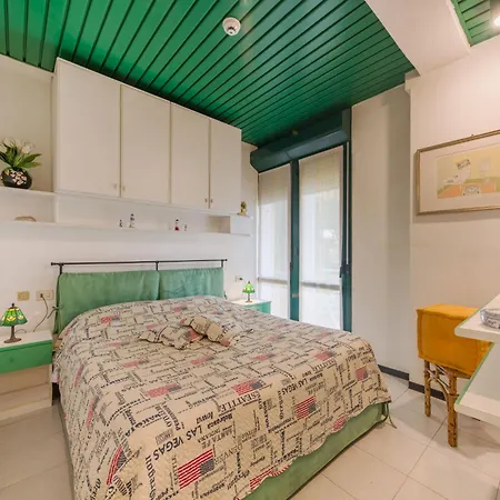 Henderson By Interhome * Cinquale
